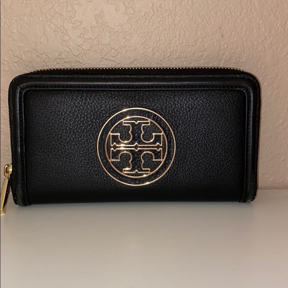 Navy Tory Burch wallet